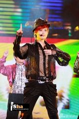 组图：李宇春生日策划 七年生日Live的六种色彩