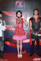 组图：李若彤小洋装显冻龄美体 喊话陈妍希加油