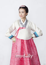 组图：朴河善闵孝琳LPG等韩国女艺人送中秋祝福