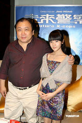 高清组图：刘德华雅痞装亮相 大S造型复古严防走光