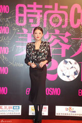 组图：李湘复古装亮相时尚活动 气场十足显优雅