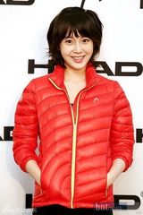 组图：韩星朴有焕曹安等出席时装秀 