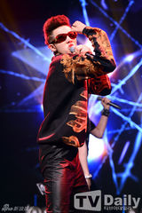 组图：韩新男团防弹少年团出道嘻哈玩转乐坛