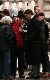 幻灯图：罗伯特-帕丁森礼帽装现身 自称毫不性感