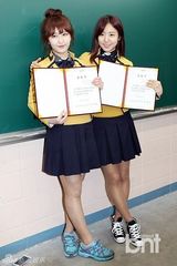 组图：Apink与BOYFRIEND等爱豆艺高毕业