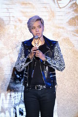 组图：罗志祥不排斥恋歌迷 与舒淇相看紧张