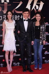 高清图：2011网络盛典杨幂冯绍峰苏芒三人组现身