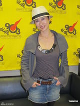 组图：叶倩文筹备个唱 或与老公儿子合唱