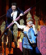 组图：歌剧《蝙蝠》爆笑上演 陈佩斯与歌剧演员飙戏