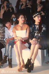 组图：高虎贾青助阵品牌时尚发布会