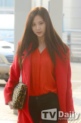 组图：少时成员亮相机场 徐贤火红孝渊粉嫩