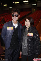 组图：TVB万千星辉颁奖礼 众星参加拜神仪式