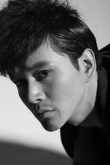 组图：黄明写真变身痞子男 烟熏妆大玩颓废风