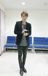 组图：众韩爱豆自信赴高考 SJ河智苑应援