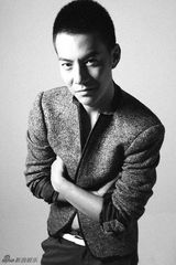组图：张殿菲复出写真初现熟男气质