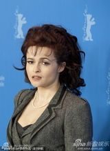 高清组图：《吐司》发布会 女星海伦娜干练助阵