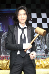 高清：萧敬腾推出“洛克先生”演唱会DVD