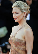 组图：凯特-哈德森性感亮相威尼斯电影节