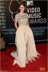 组图：克里斯塔尔-里德与霍兰-罗登红毯扮女神