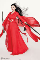 组图：陈妍希红黄古装裙衫飘逸演绎双面侠女