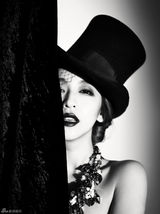 组图：曹阳黑白写真 光影曲线诱惑