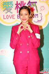 组图：辣妈林嘉欣强调已封肚 欲带女儿慈善探访