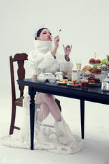 组图:吴莫愁《没差》曝光 黑白对峙纠结爱情