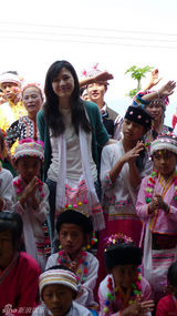 幻灯图：童蕾成普洱形象大使 被赞希望小学最美老师