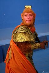 高清图：吴樾版齐天大圣造型曝光 似穿黄金圣衣