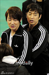 组图：神话六成员参加《神话广播》公开拍摄