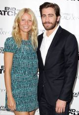 组图：杰克现身《警戒结束》首映 格温妮丝捧场