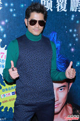 组图：郭富城斑点装亮相 墨镜遮面尽显型男范