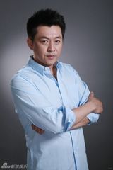 组图：庹宗华休闲写真曝光男人四十魅力有加