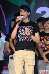 组图：陶喆出席金曲揭幕 澄清与吴克群无心结