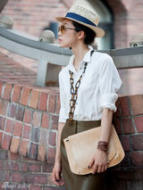 组图：韩雪最新时尚秋冬街拍 演绎多变都市女性