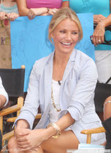 幻灯图集：克鲁斯迪亚兹宣传新片 双着白衣似情侣