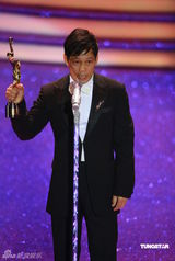 幻灯：香港金像奖现场 邹林获专业精神奖