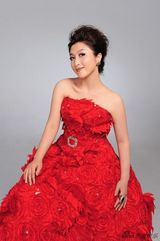 组图：刘媛媛红舞中国写真 曳地长裙显优雅娴静