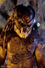 幻灯：新版电影《铁血战士》新剧照公布