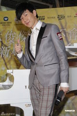 组图：林俊杰盼红馆开唱 薛凯琪撑房祖名不花心