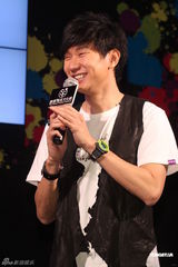 组图：林俊杰期待与蔡依林合作 9亿身价自己创潮牌 