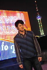 幻灯：尚于博“抛弃”王珞丹 电视剧《杜拉拉》杀青