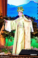 高清组图：陈宝珠对工作高要求 未因丧母停止演出 