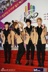 组图：韩团东方神起FTIsland等唱响K-POP演唱会