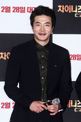 高清组图：成龙韩国宣传新片 众韩星助阵