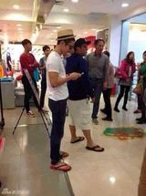 组图：崔始源现广西 疑开拍中国版《继承者》