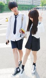 组图：韩脸赞情侣升格当父母 姐弟恋爸爸仅19岁