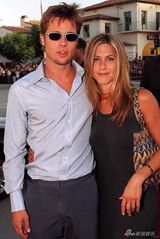 组图：盘点安妮斯顿与前夫皮特昔日甜蜜瞬间