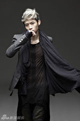 组图：魏晨大片冲击眼球 若隐若现大秀性感