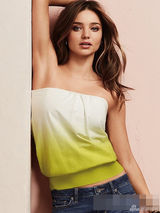 组图：米兰达最新春夏内衣写真 撅嘴风骚秀曲线